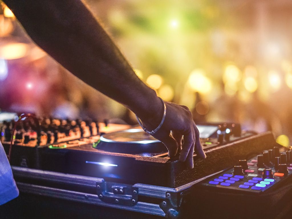 ambiance-DJ-01 Orchestre Solaris